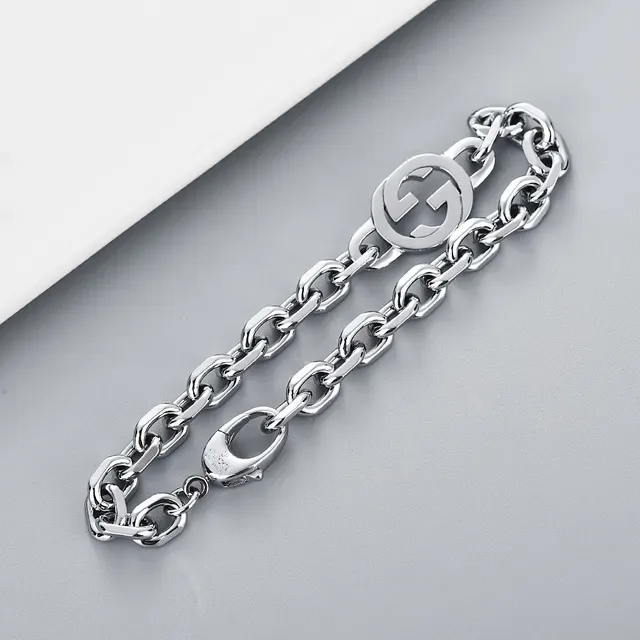 Gucci GG Marmont Triple GG معلق سلسلة بلون فضي 4