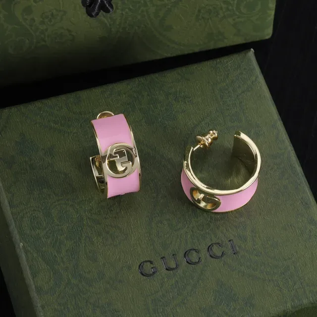 Gucci GG Marmont Boucles d'oreilles en anneau à charnière blanc rose émaillé 5