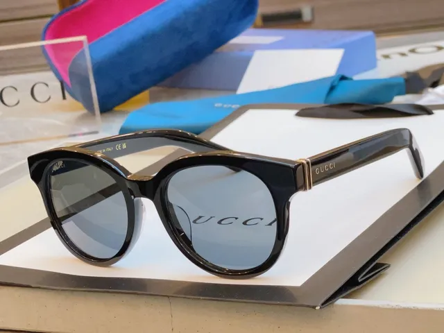 Gucci Glossy Black Rectangular Rounded Frame Sunglasses 5