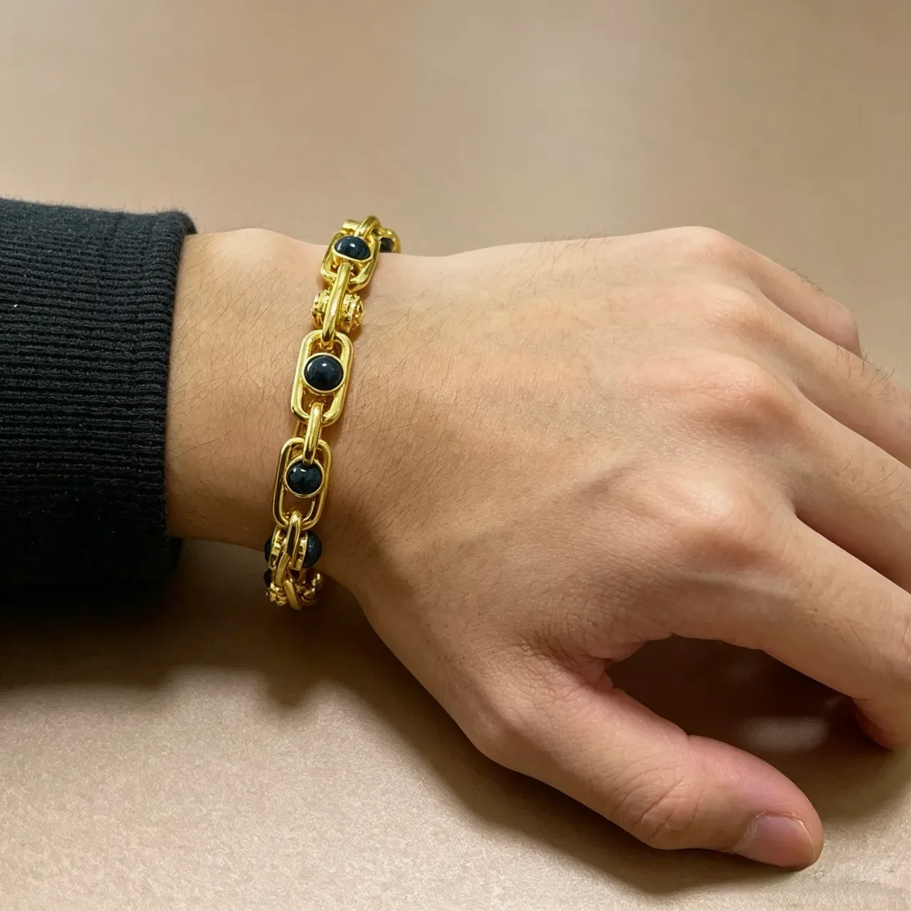 Gucci Pulseira Corrente Link Preta Grossa de Metal Dourada 5