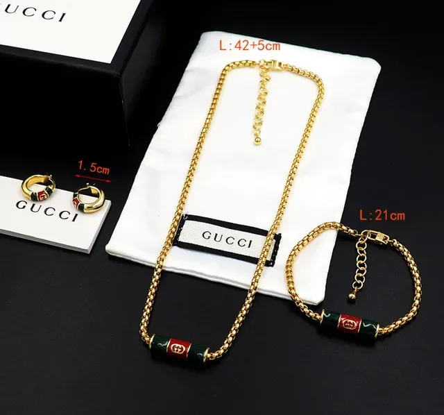 Gucci Gold Green Curb Chain Enamel Cylinder Pendant Necklace 10