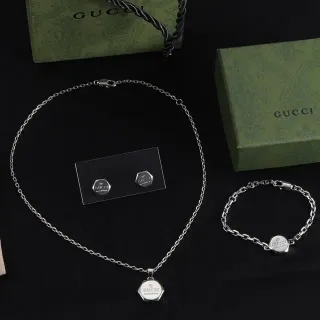 Gucci Hexagon Silver Hexagonal Medallion Chain-Link Necklace