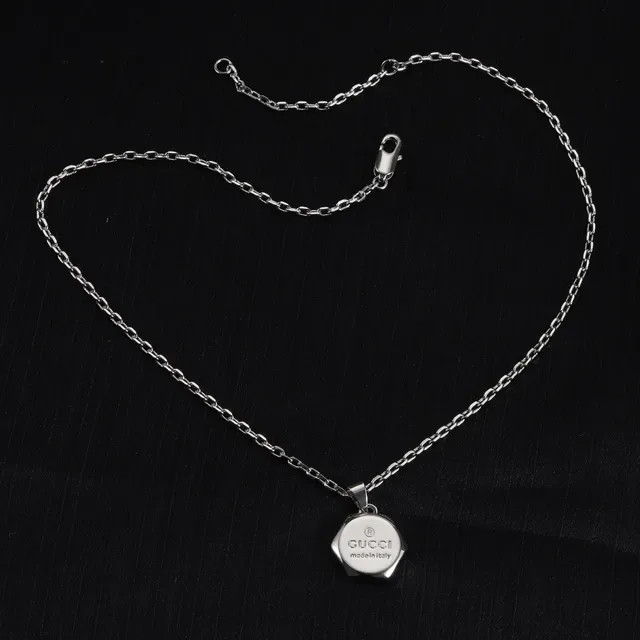 Gucci Hexagon Silver Hexagonal Medallion Chain-Link Necklace 3