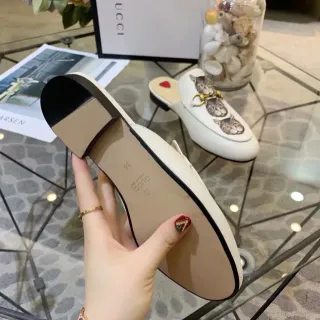 Gucci Horsebit 1955 米色黑色刺绣猫咪图案五金乐福鞋