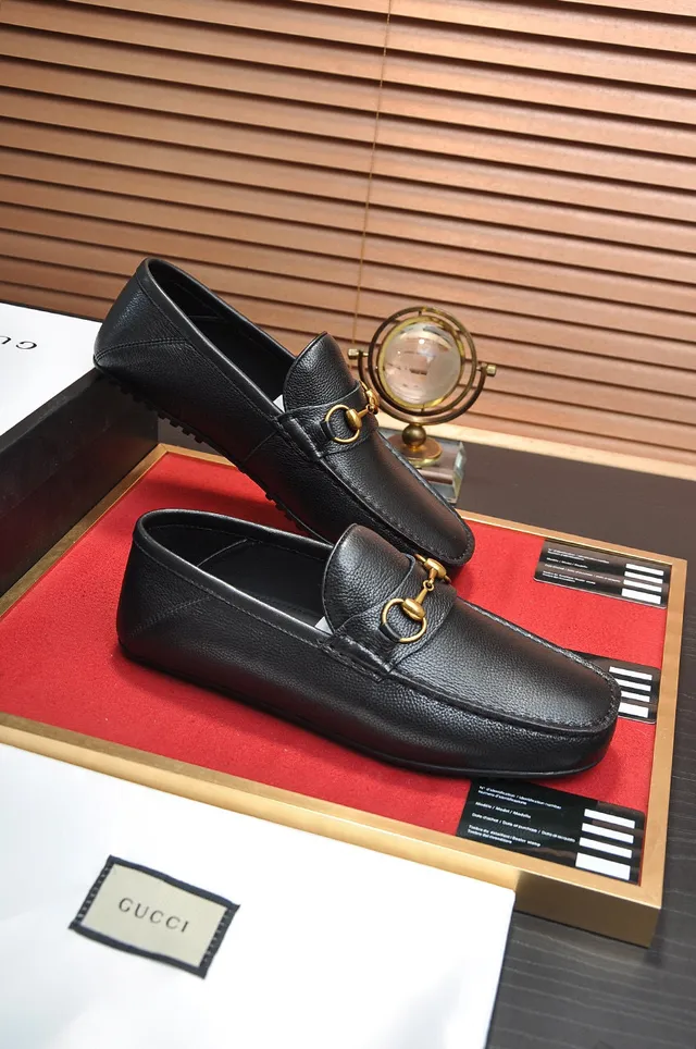 Gucci Horsebit 1955 Black Pebbled Leather Loafer 6
