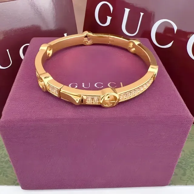 Gucci Interlocking G Baguette Diamond Bangle Gold Transparent Hinged Motifs Bracelet 7