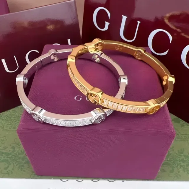 Gucci Interlocking G Baguette Diamond Bangle Gold Transparent Hinged Motifs Bracelet 8