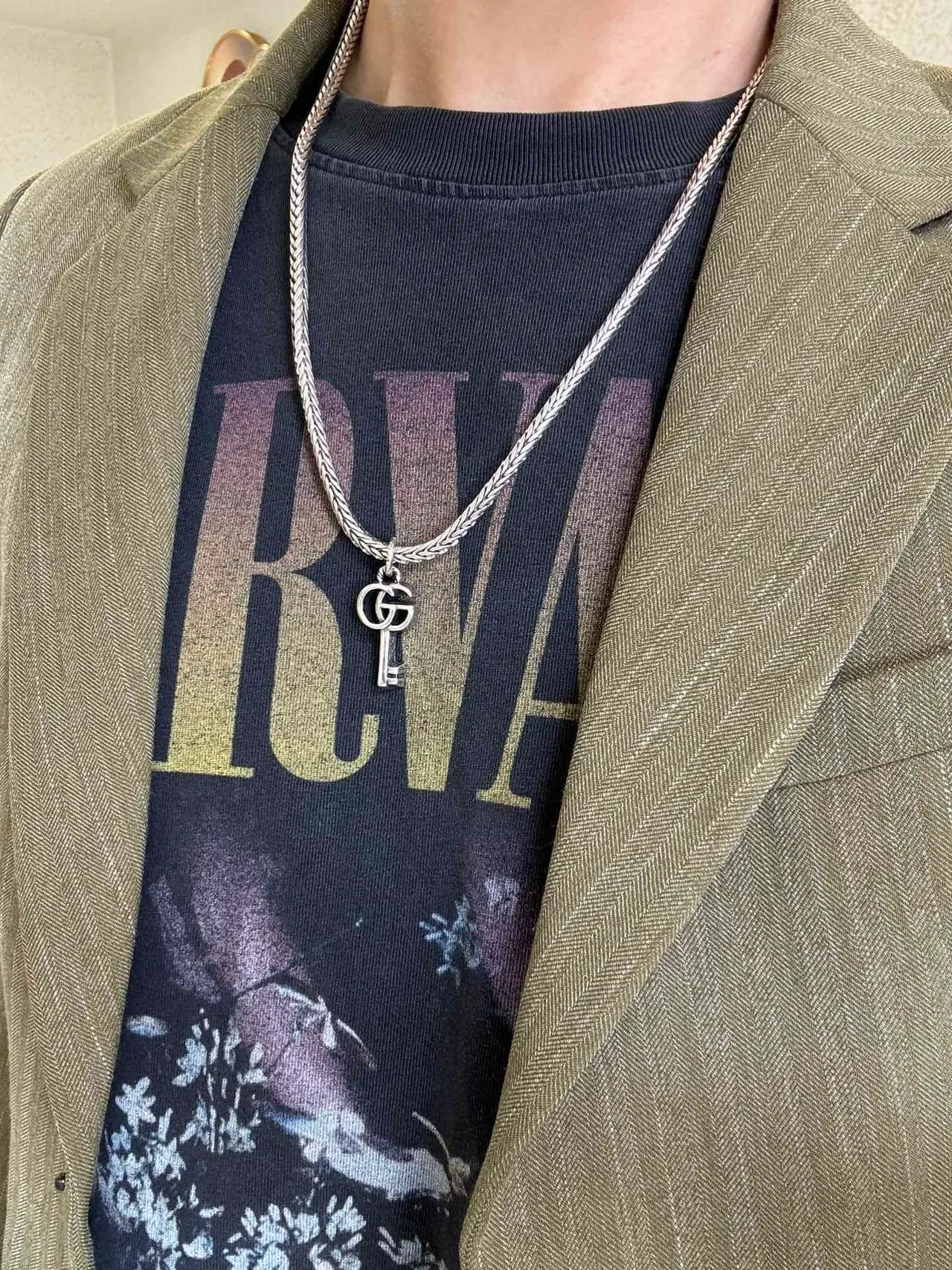 Colar Gucci com pingente de chave corrente trançada 4