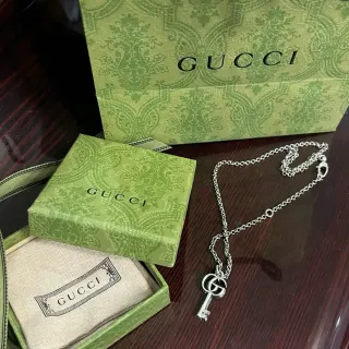Gucci চাবি পেন্ডেন্ট সিলভার গ্রিন হার