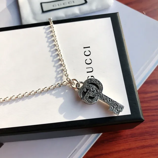 Gucci চাবি রূপালী সাদা চেইন পেন্ডেন্ট নেকলেস 3