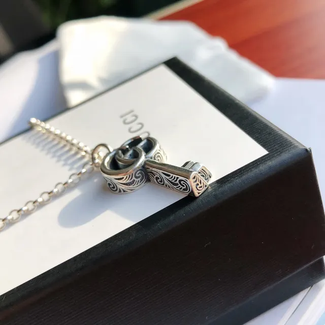 Gucci চাবি রূপালী সাদা চেইন পেন্ডেন্ট নেকলেস 6