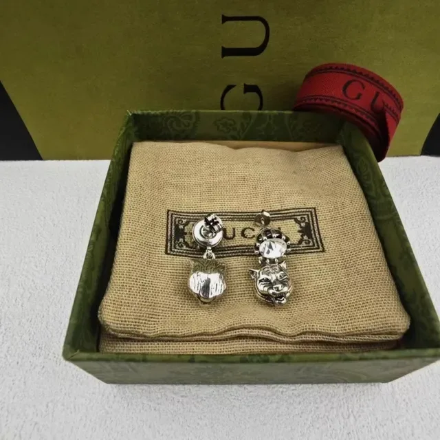 Gucci Lion-Head Crystal Stud Earrings 5