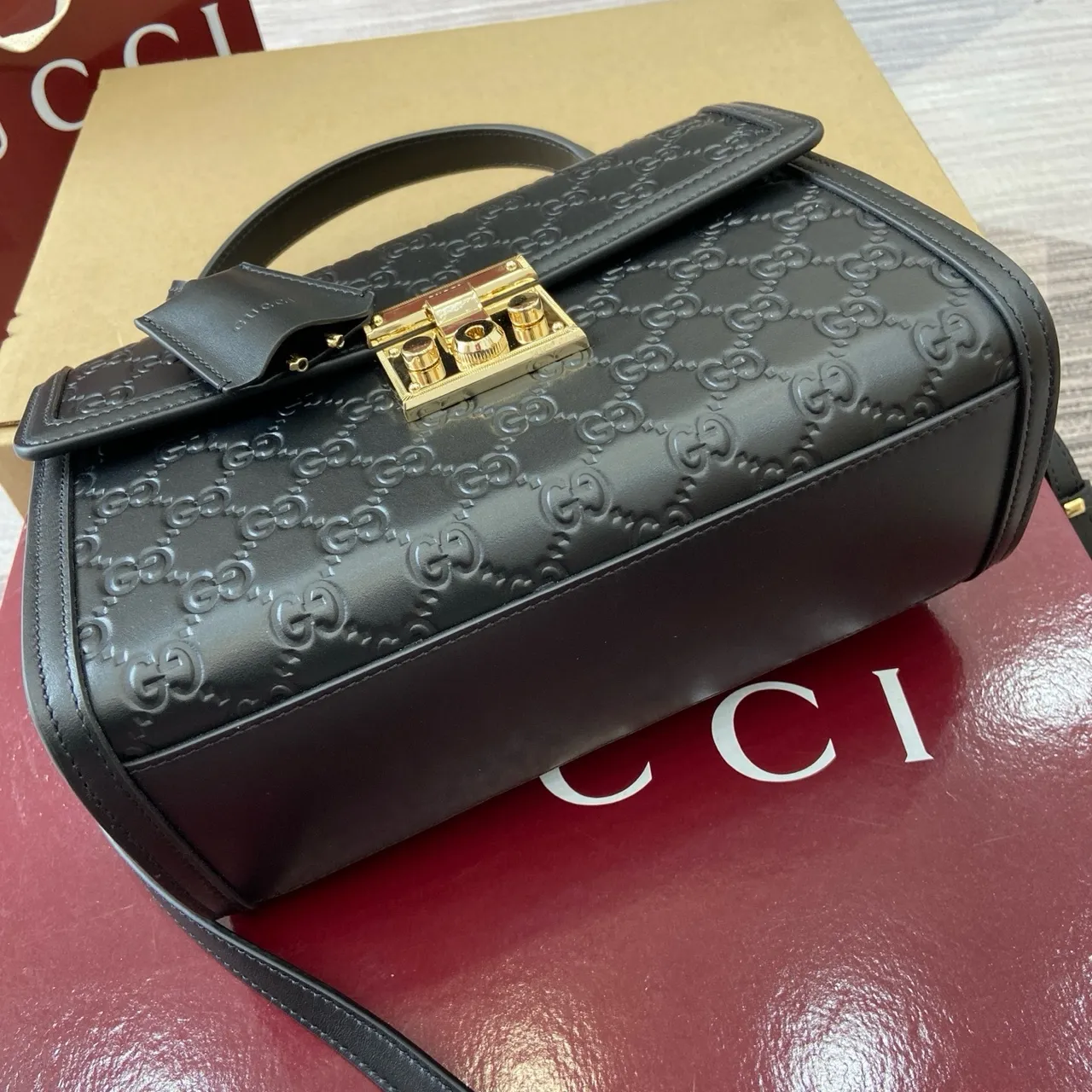 Gucci Padlock Negro Dorado Grabado GG Monogram Bolso cruzado 4