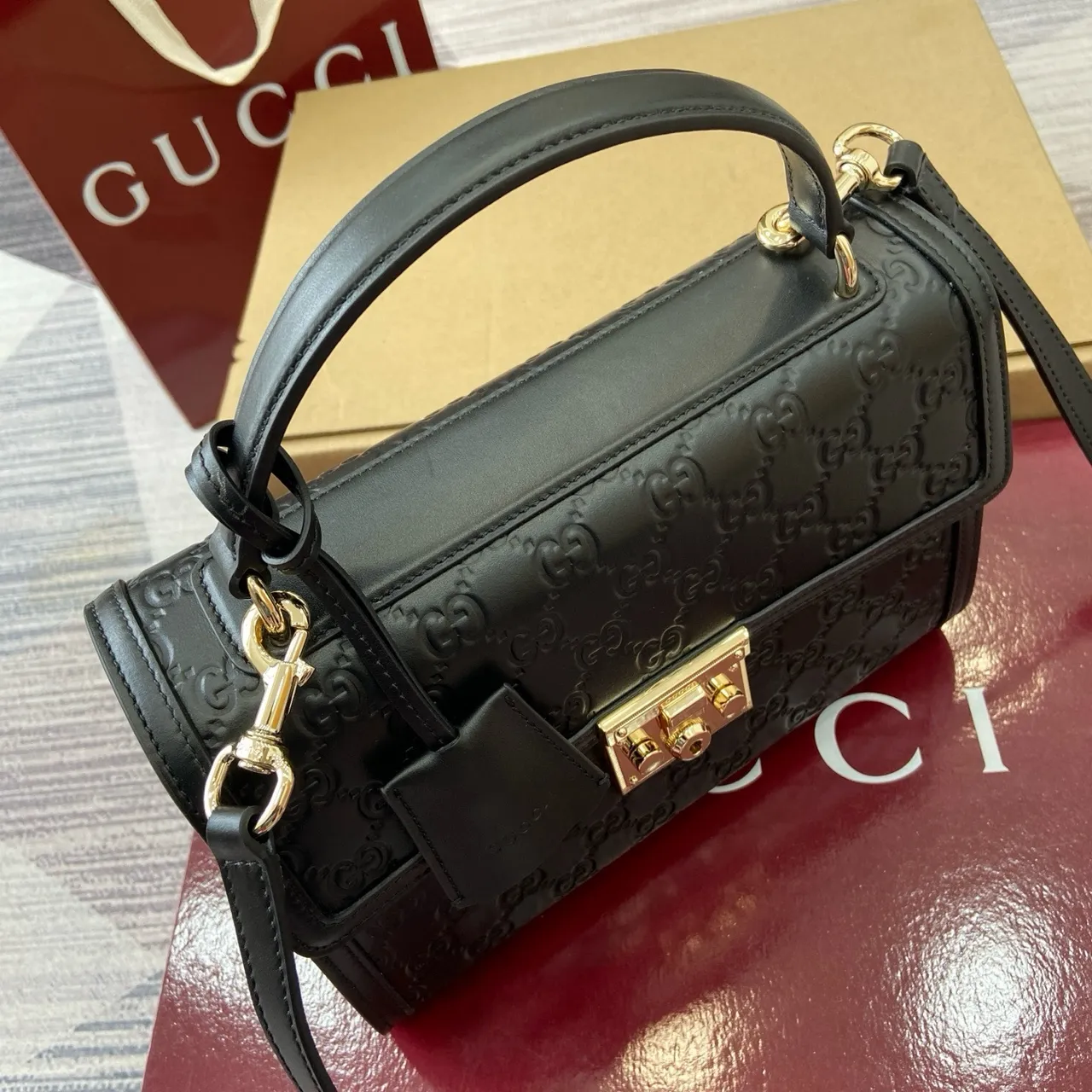 Gucci Padlock Negro Dorado Grabado GG Monogram Bolso cruzado 5