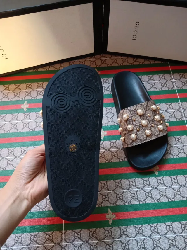 Gucci Perlas Adornadas GG Lona Sandalias Deslizantes 4
