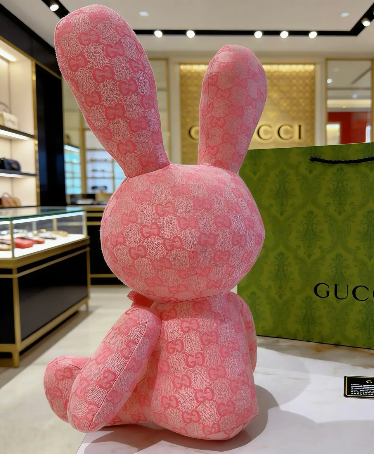 Gucci bolso rosa plush monogramado 6