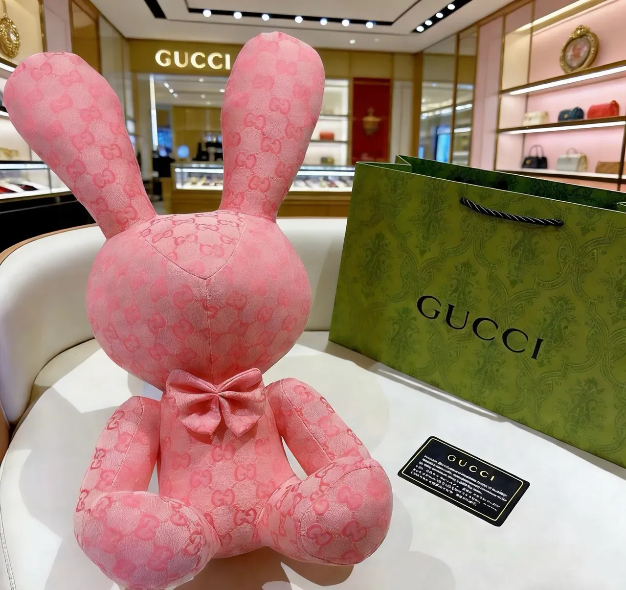 Gucci bolso rosa plush monogramado 9