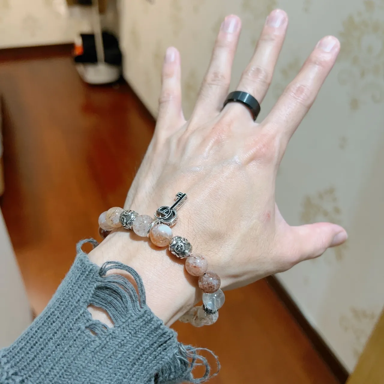 Gucci Rutilated Quartz and Silver-Tone Key Charm Stretch Bracelet 8