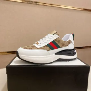 Gucci Screener Beige y Blanco GG Monogram Web Stripe Zapatillas lifestyle