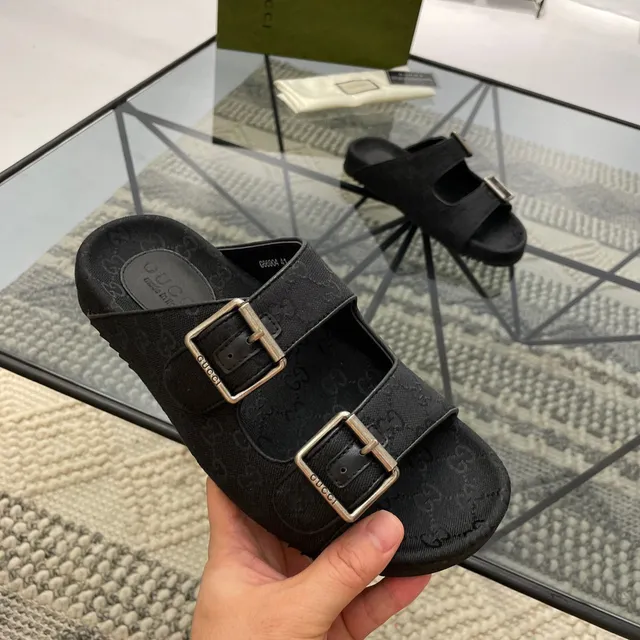 গুসি Screener কালো GG Monogram Canvas Buckle স্লিপার 2