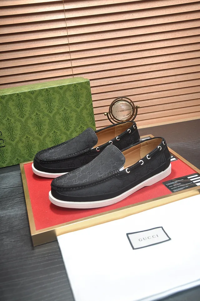 Gucci Screener GG Monogram lona mocasines 9