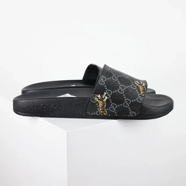 Gucci Screener GG Monogram Tiger Print Zapatillas 3