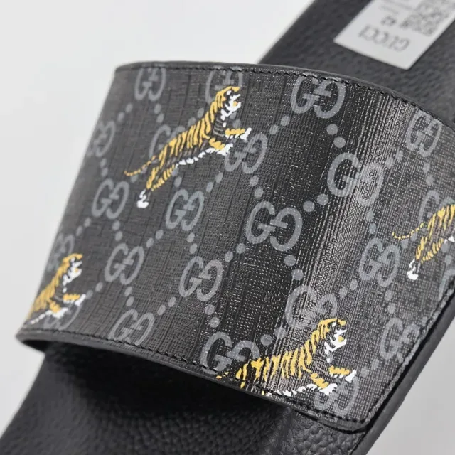 Gucci Screener GG Monogram Tiger Print Zapatillas 6