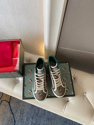 Gucci Screener Monogram Canvas verde rojo Web zapatillas lifestyle de alto 8