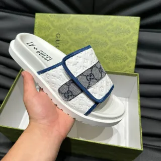 Gucci Screener सफेद नेवी embossed monogram चमड़े GG वेबिंग स्ट्रैप स्लिपर्स