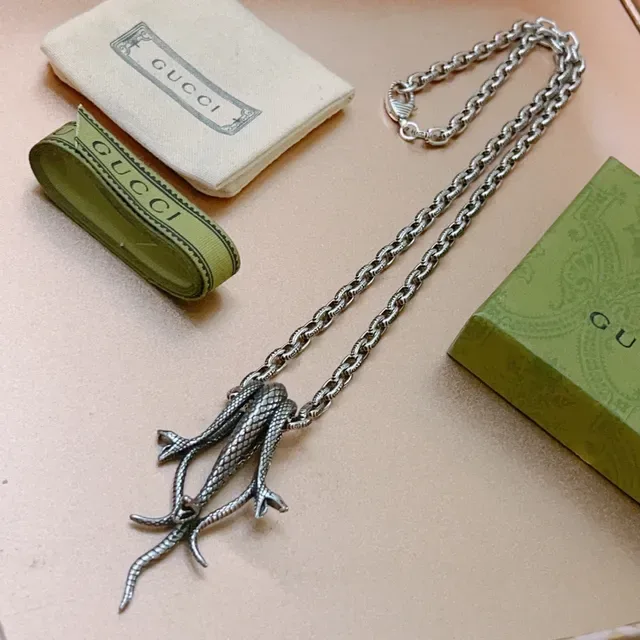 Gucci Sculpted Reptile Pendant Necklace 5