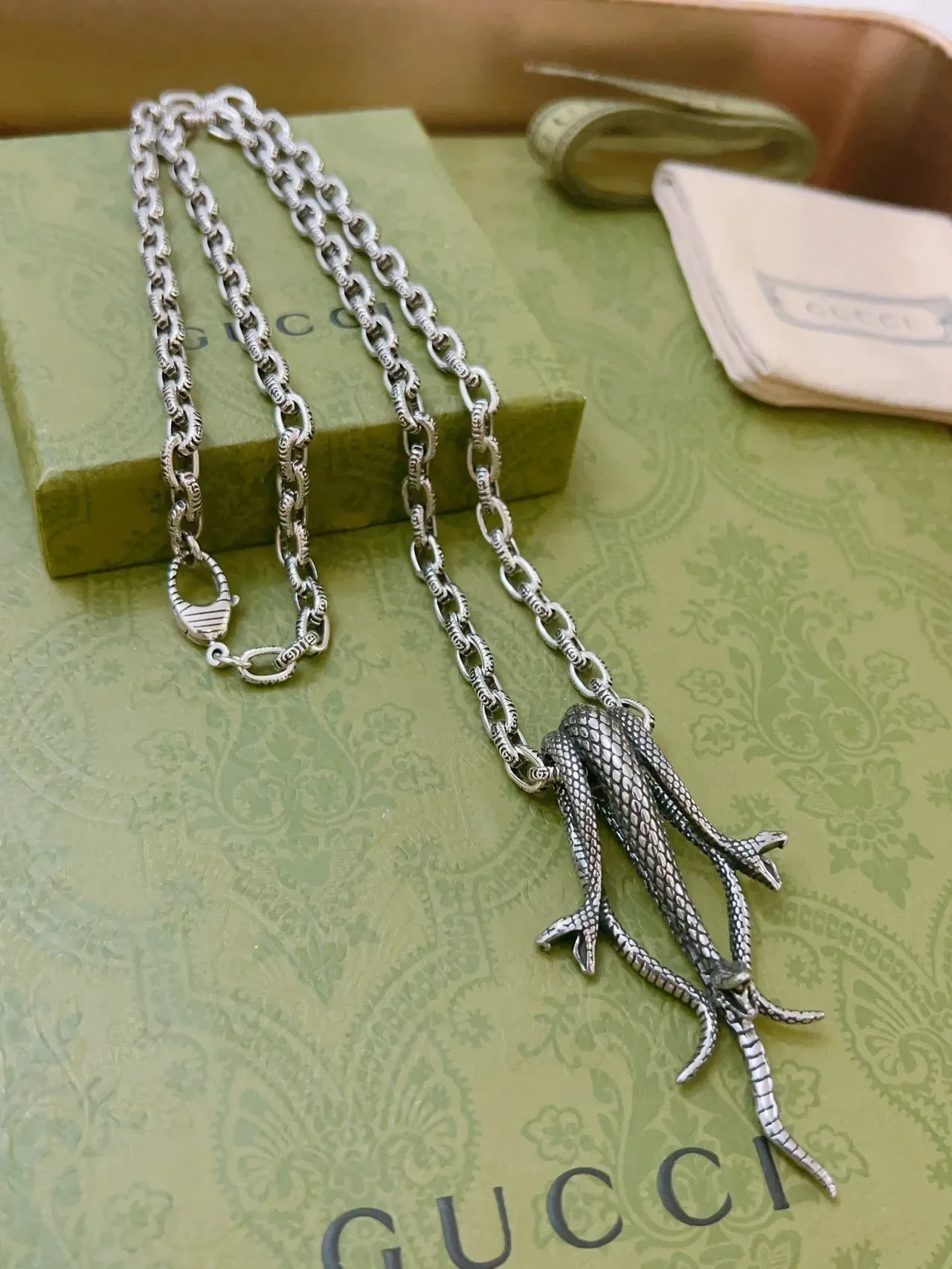 Gucci Sculpted Reptile Pendant Necklace 7