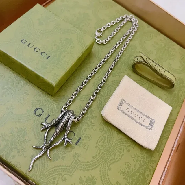 Gucci Sculpted Reptile Pendant Necklace 8