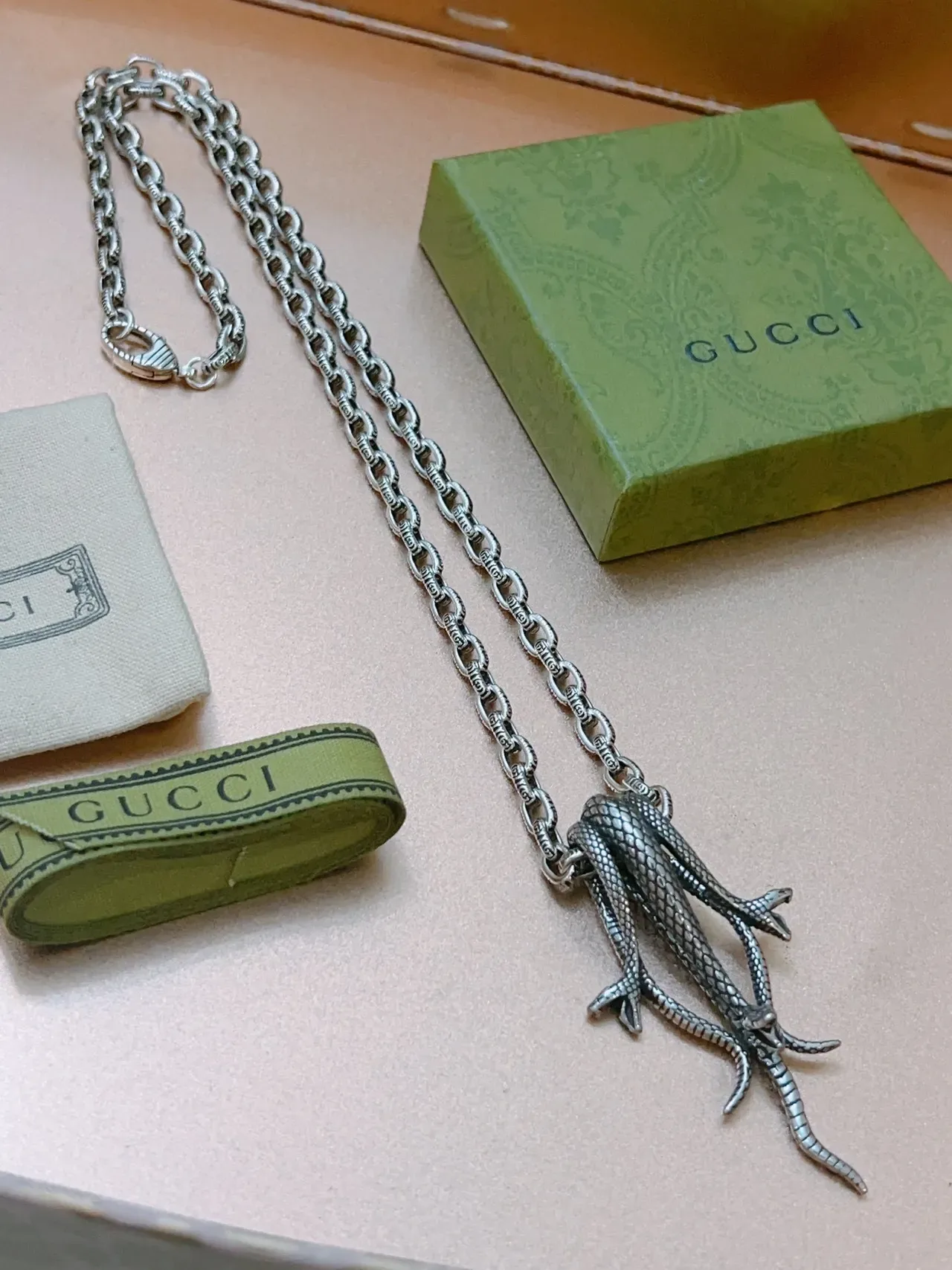 Gucci Sculpted Reptile Pendant Necklace 9