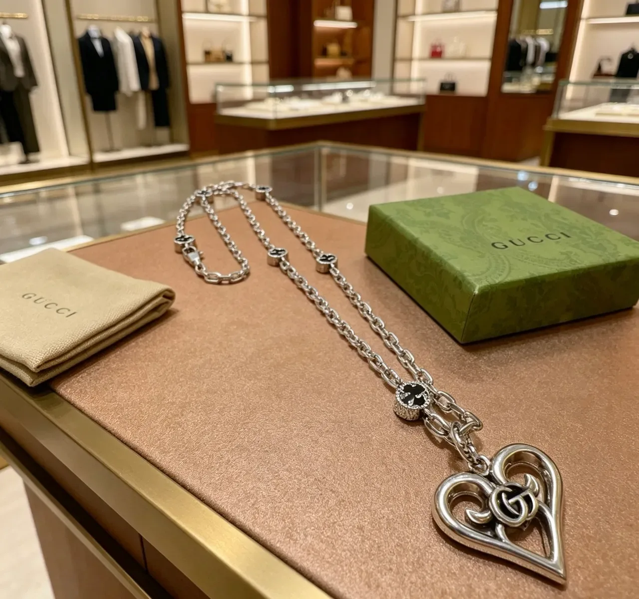 Gucci Silver Black Chain Heart-Shaped Pendant Necklace 3