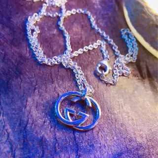 Gucci Chaîne Argentée Interlocking Double G Pendentif