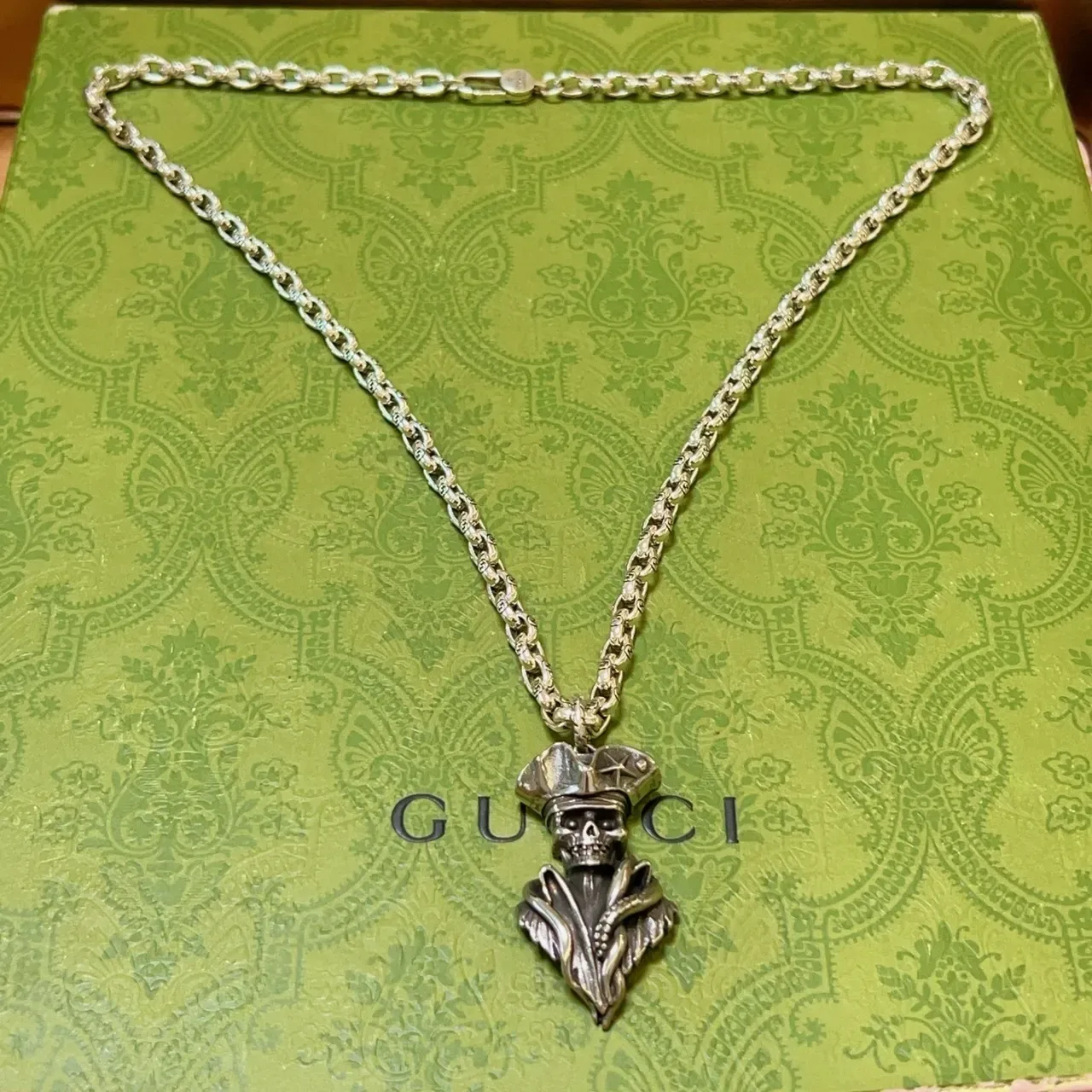 Gucci Collier Chaîne Argentée Verte Crâne 9