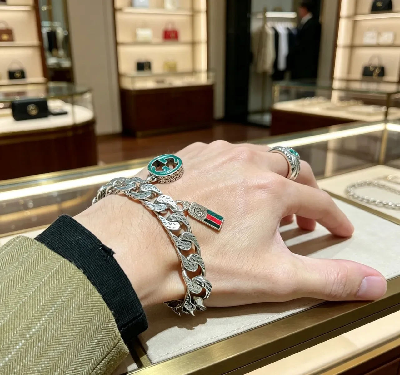 Gucci Silver Green Leaf-Pattern Curb Chain Interlocking G Clasp Bracelet 2