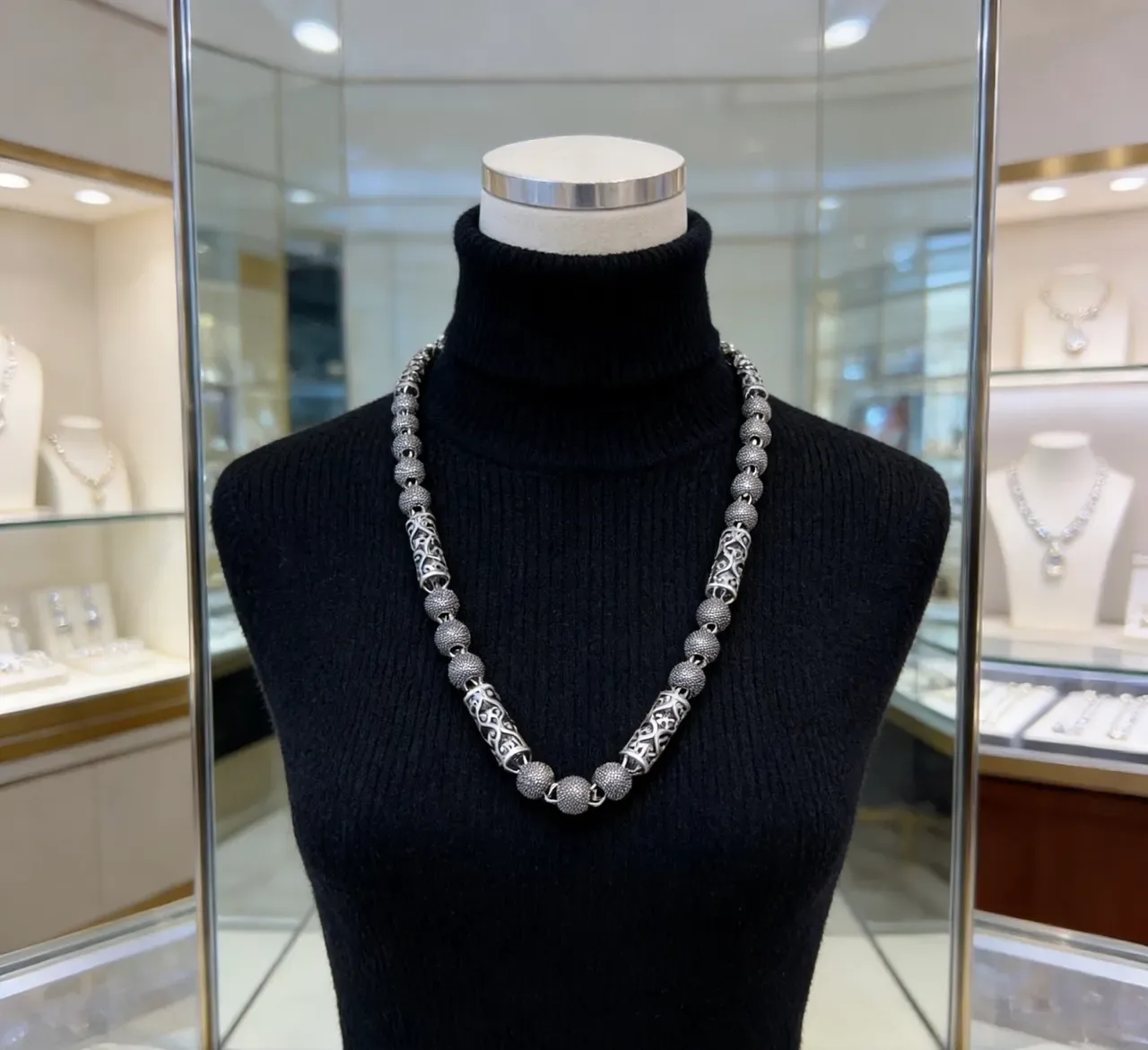 Gucci Silver-Toned Textured Bead and Filigree Link Necklace 2