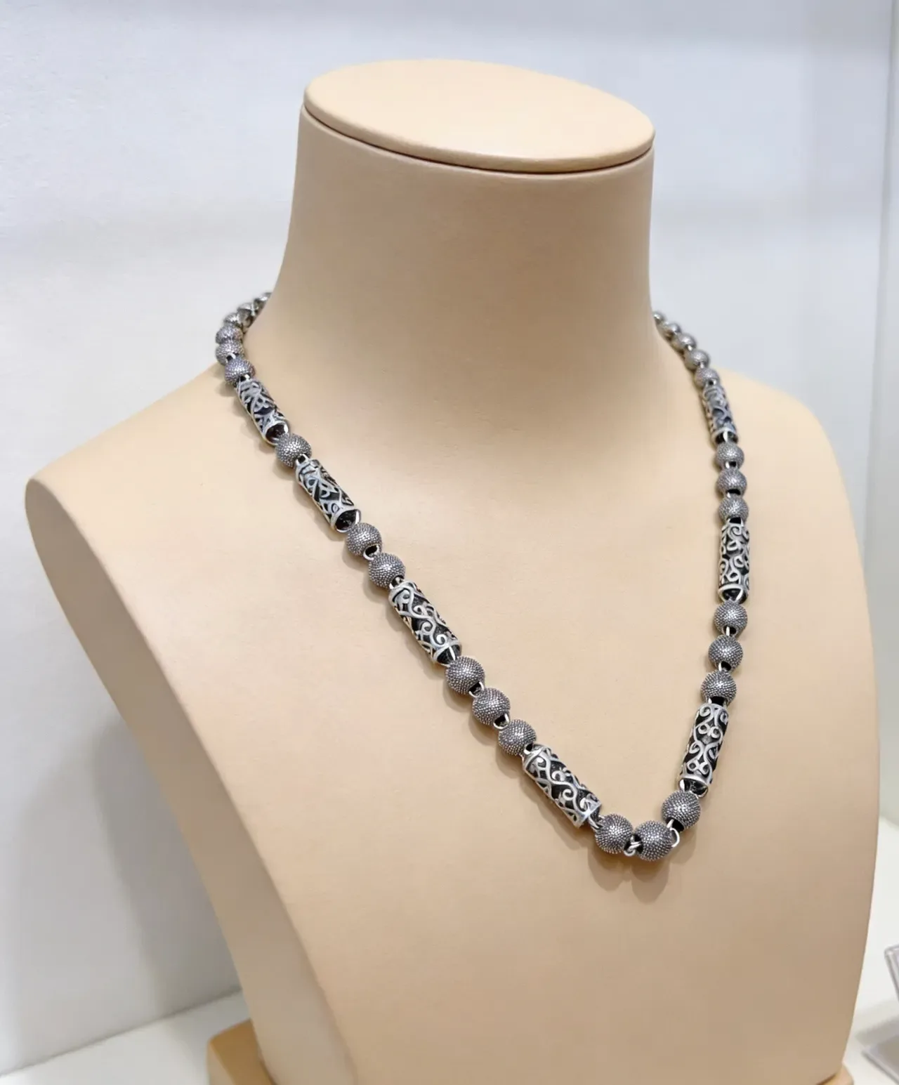 Gucci Silver-Toned Textured Bead and Filigree Link Necklace 5