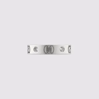 خاتم Gucci فضي أبيض نطاق مسطح منحوت شعار Interlocking G