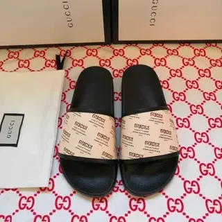 Gucci Slide Negro y Beige Logo Strap Slippers