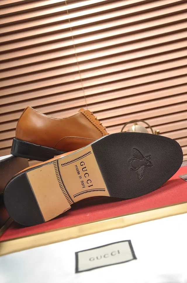 Gucci Chaussures Oxford Brogue Cap-Toe en Tan 3