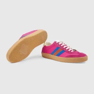 Gucci Tennis 1977 Zapatillas Lifestyle de Ante Rosa con Rayas Web Stripe