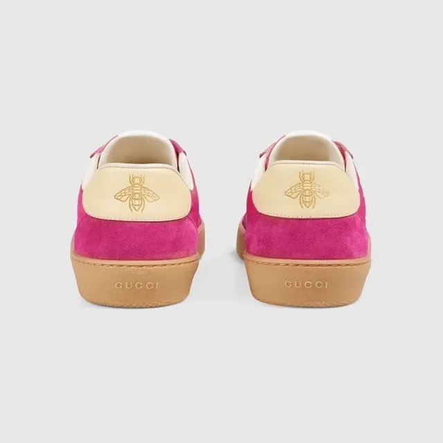Gucci Tennis 1977 Sneakers lifestyle en daim rose avec rayures Web Stripe 2