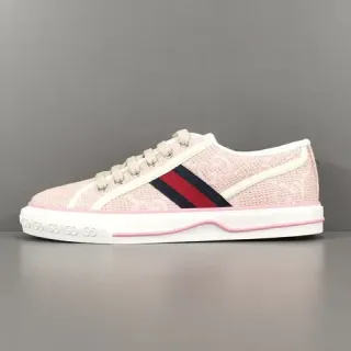 Gucci Tennis 1977 Zapatillas Lifestyle Rosa con Rayas de Telaraña Tejida
