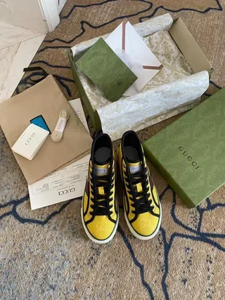 Gucci Tennis 1977 Tênis lifestyle com riscas web em amarelo 4