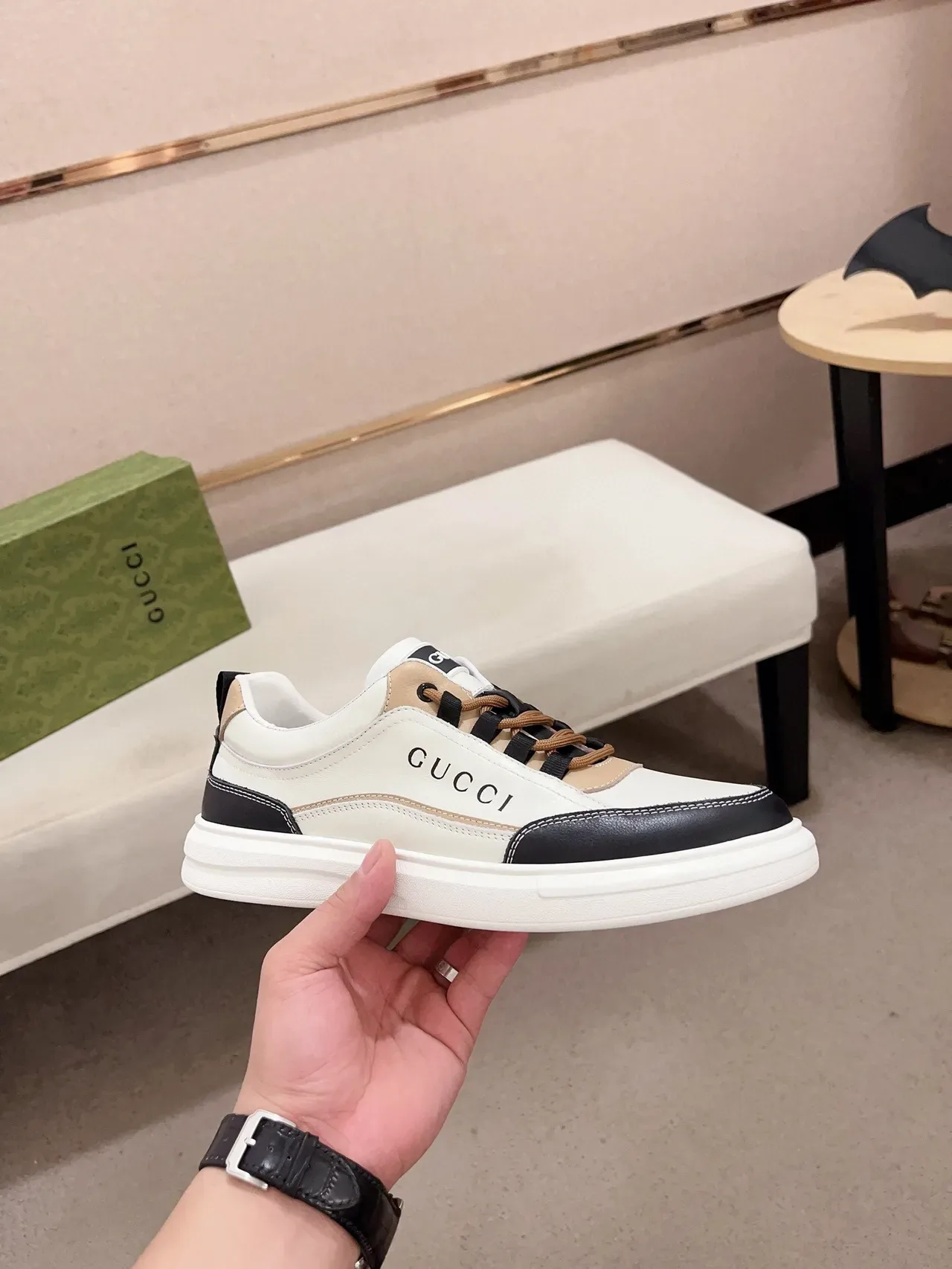 Gucci 白黑拼色皮革拼接对比鞋头生活方式运动鞋 4