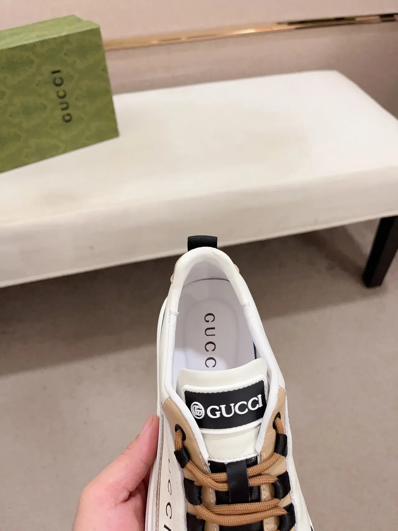 Gucci 白黑拼色皮革拼接对比鞋头生活方式运动鞋 6
