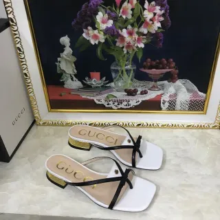 Gucci أبيض أسود أصابع مربعة حزام متقاطع صندل كاجوال