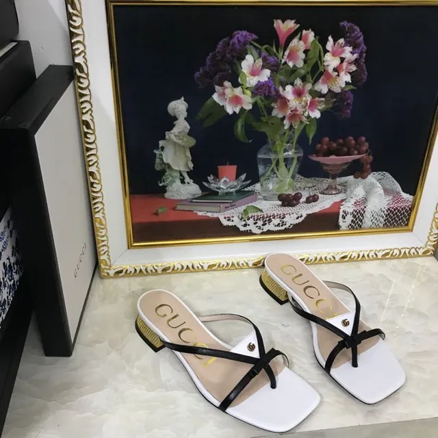 Gucci सफेद काला वर्गीय टो क्रिसक्रॉस स्ट्रैप कैजुअल सैंडल 2